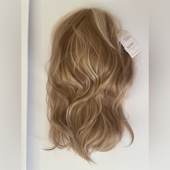 Chelsey Smith Crowns, CSC, Jesslyn Strawberry Platinum Petite Wig NWT - Picture 7 of 16